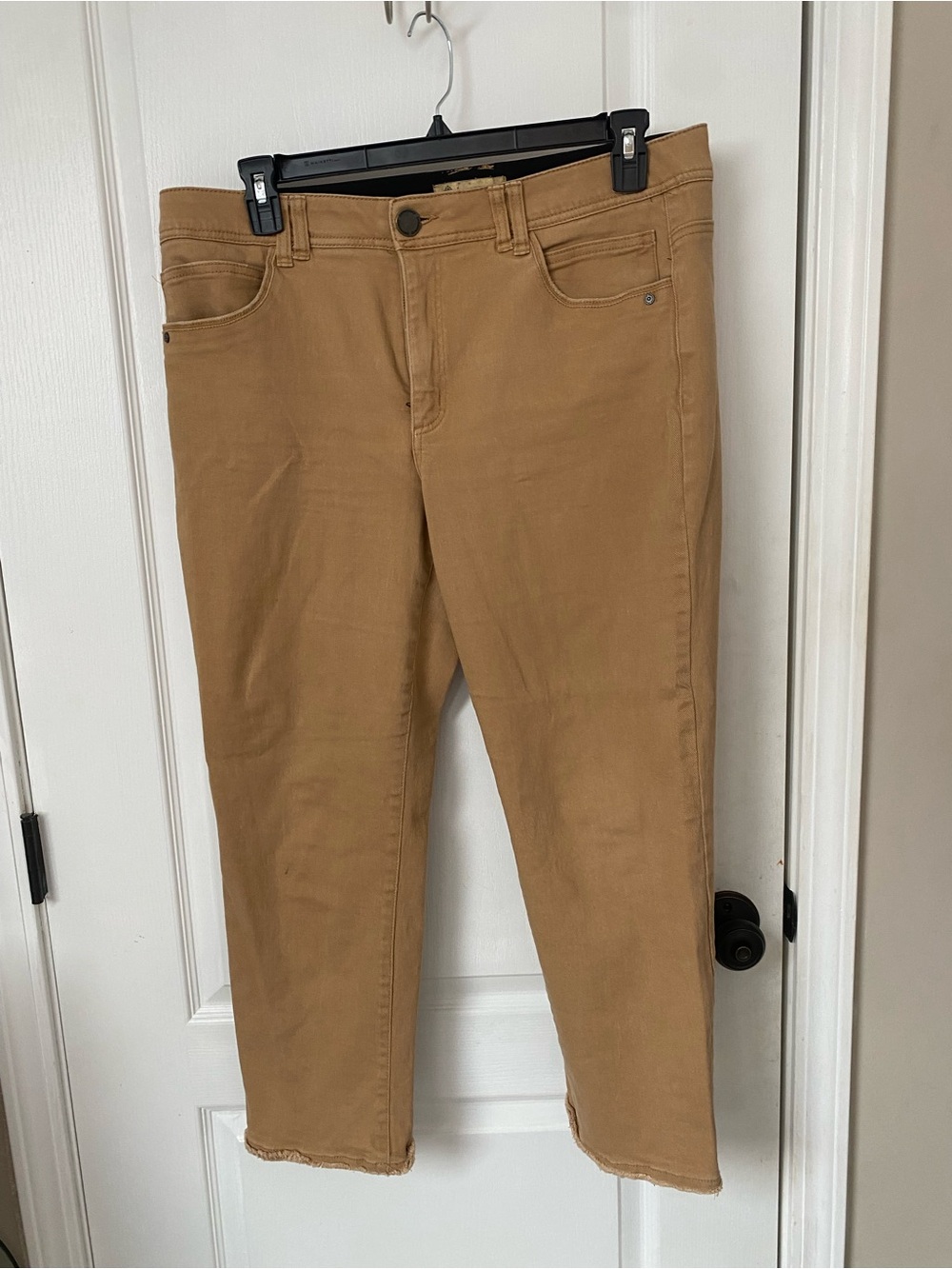 Democracy Cropped Jeans in Tan